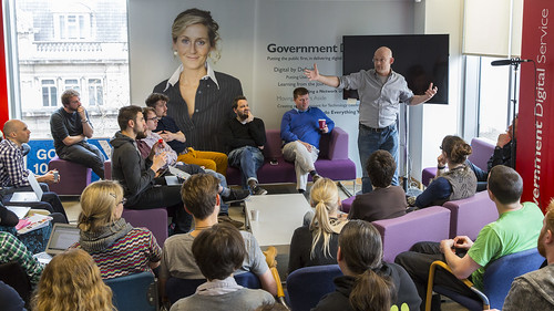 Clay Shirky speaking to GDS team