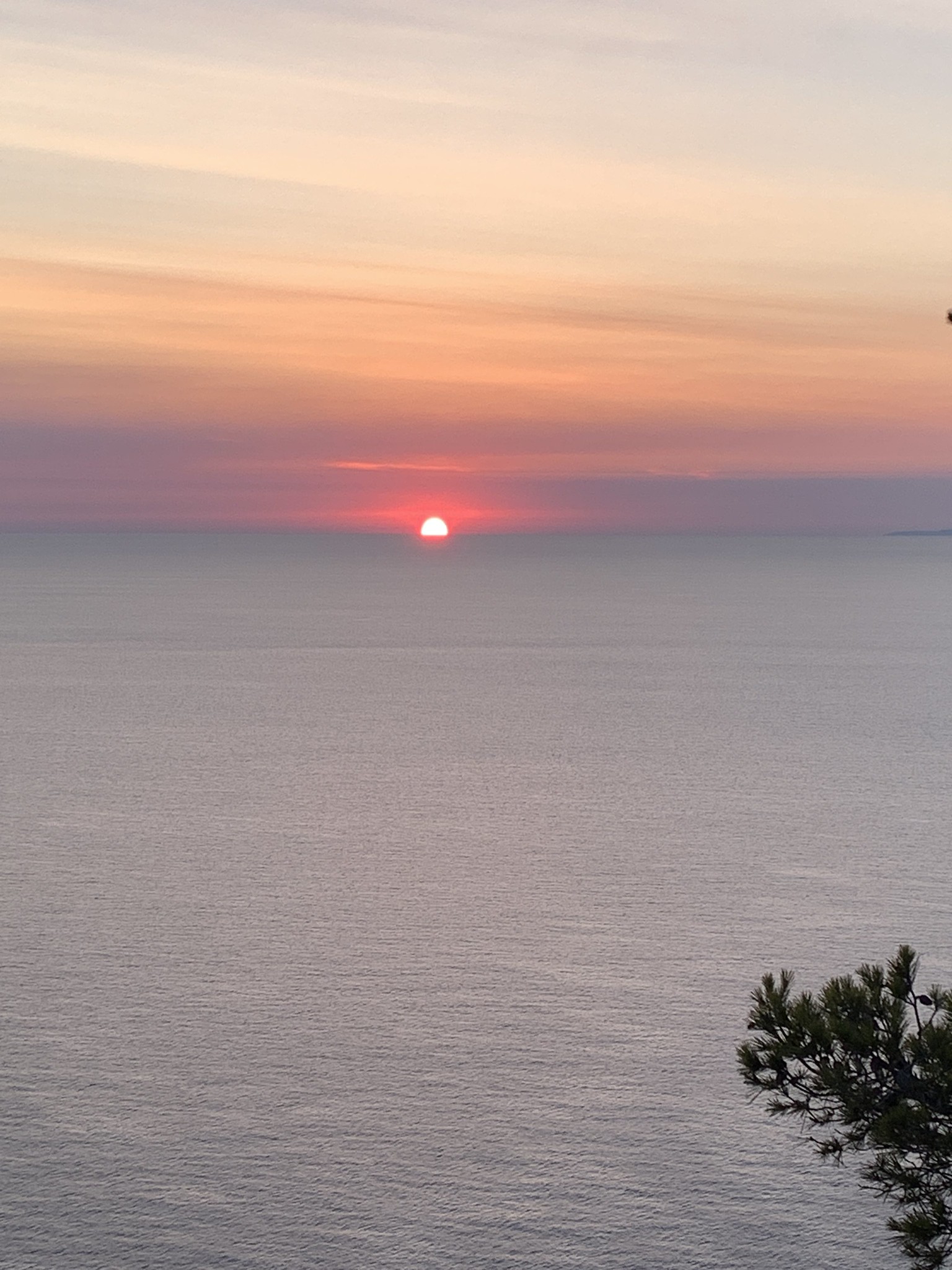 Sunrise in 7 parts